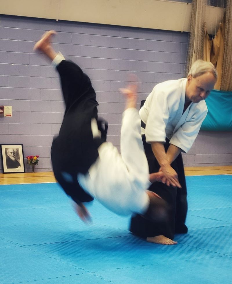 Head of Association showing Kotegaeshi